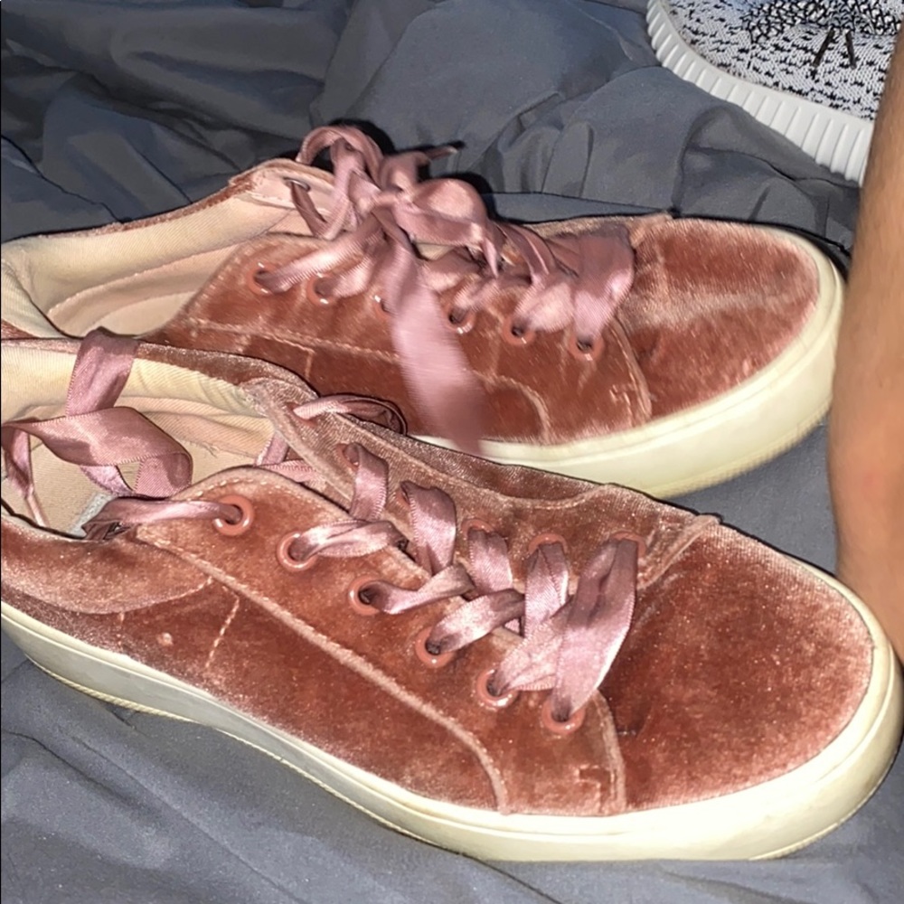 Steve Madden pink suede women shoes